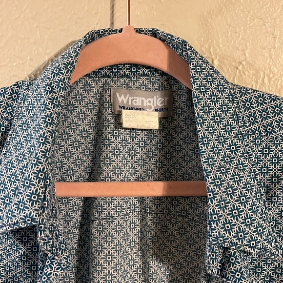 Men’s Wrangler Pearl Snap - Picture 2 of 6